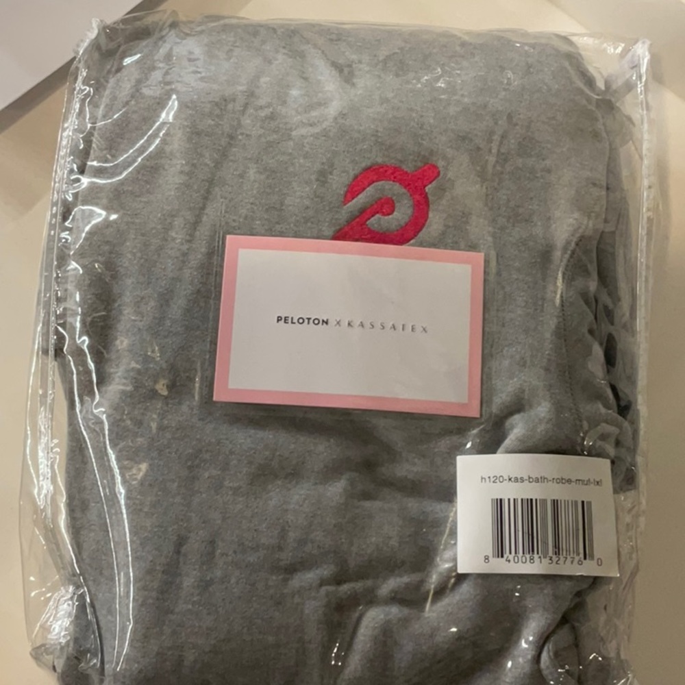 NEW Peloton Robe - L/XL